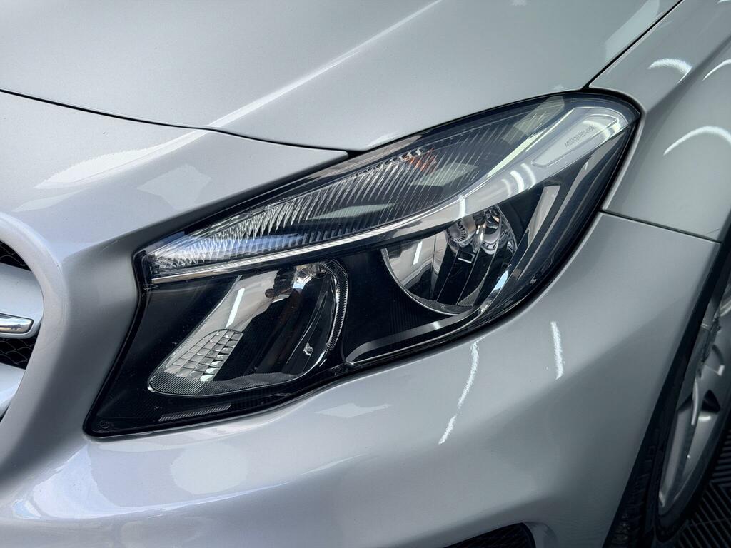 Mercedes-Benz GLA Class Amg Line Silver #4