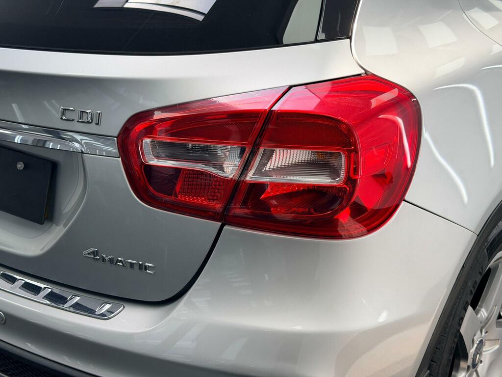Mercedes-Benz GLA Class Gla250 4Matic Amg Line Premium Plus 5-Door Grey #34