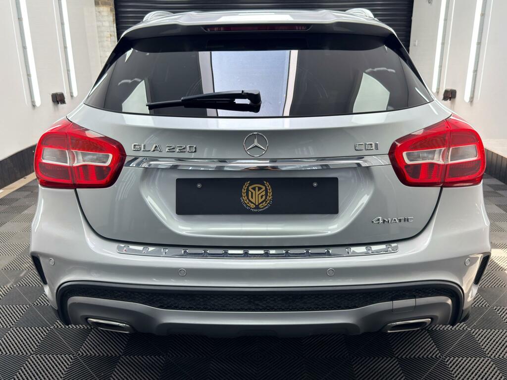 Mercedes-Benz GLA Class Gla250 4Matic Amg Line Premium Plus 5-Door Grey #30