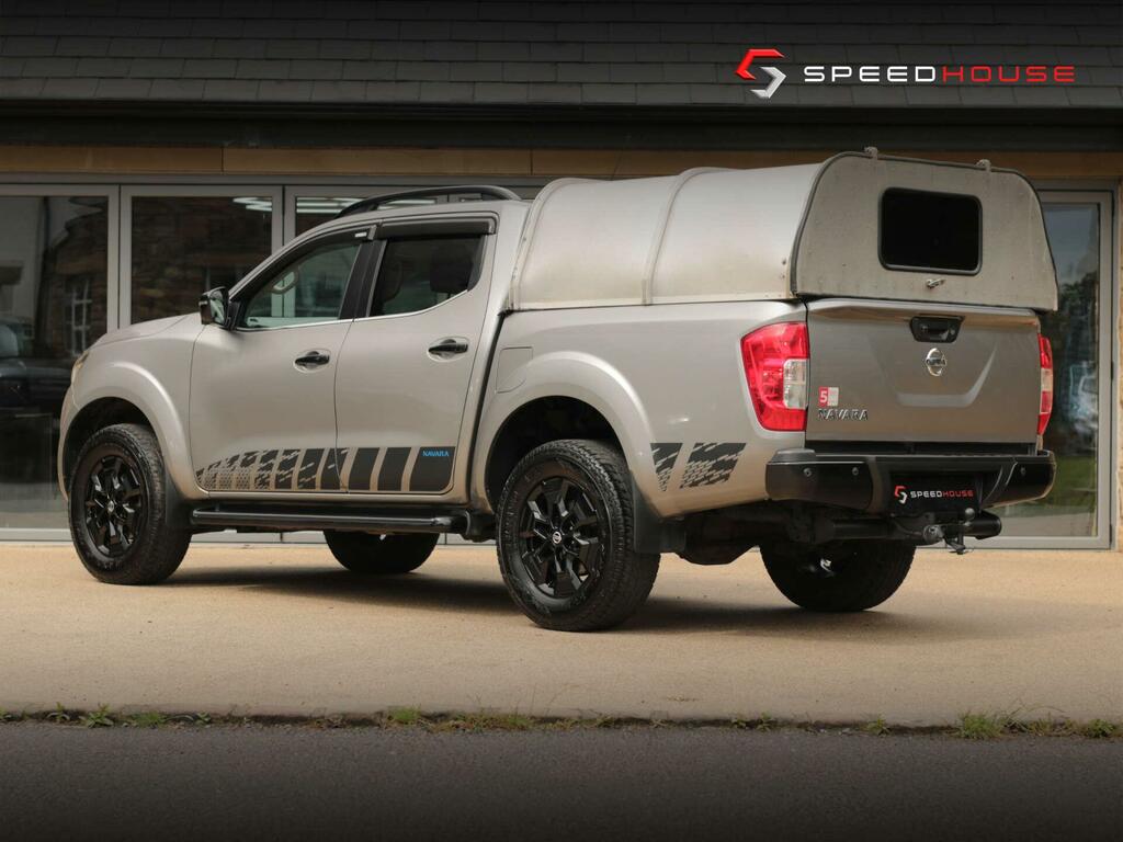 Nissan Navara 2.3 Navara N-guard Dci 4Wd Grey #3