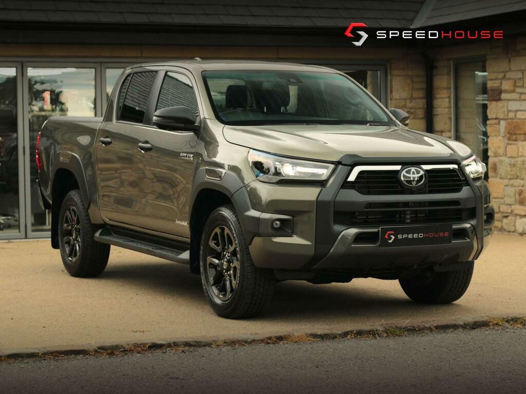 Toyota HILUX Invincible X Brown #6