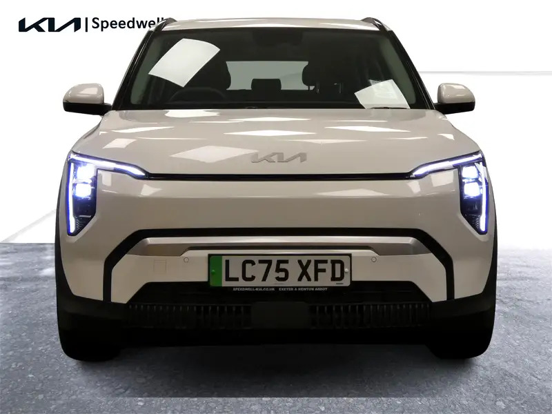Kia EV3 81.4Kwh Air White