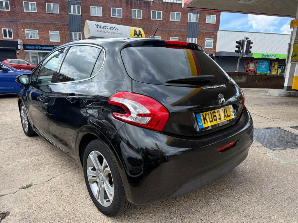 Peugeot 208 1.6 Vti Allure Euro 5 Black #4