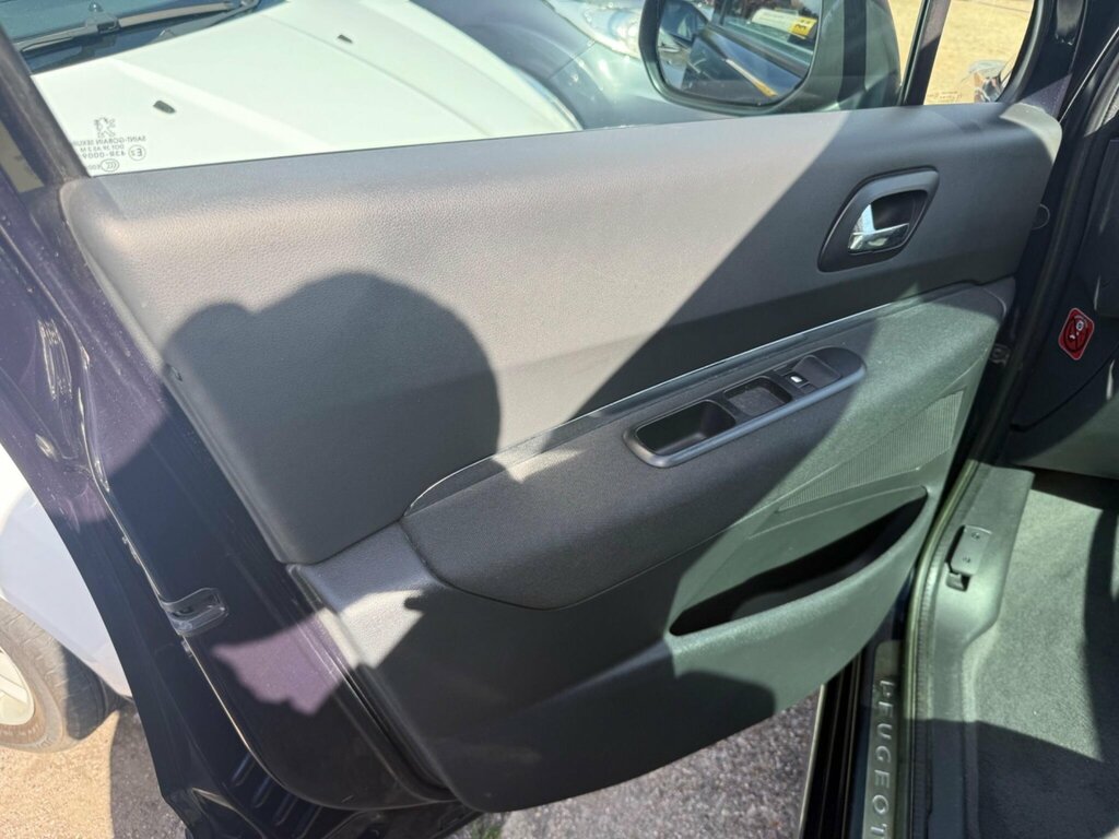 Peugeot 3008 E-hdi Active Black #22
