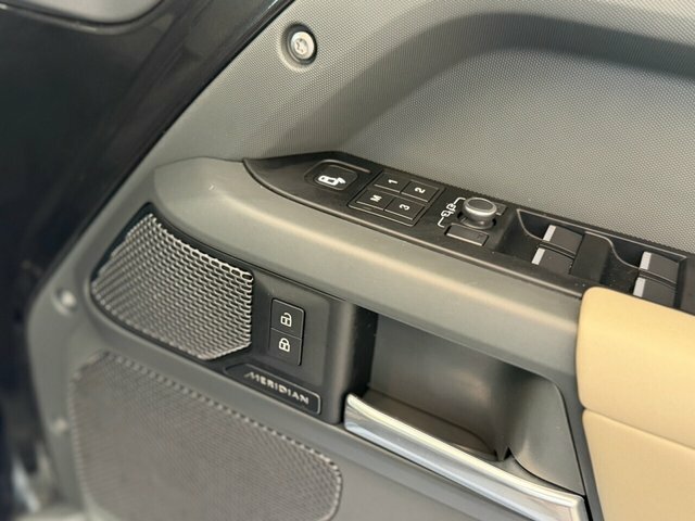 Land Rover Defender X-dynamic Hse Red #15