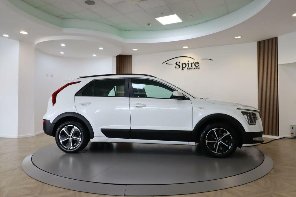 Kia Niro Suv 1.6H Gdi 2 Dct Euro 6 Ss 202372 FH72EJX White #4