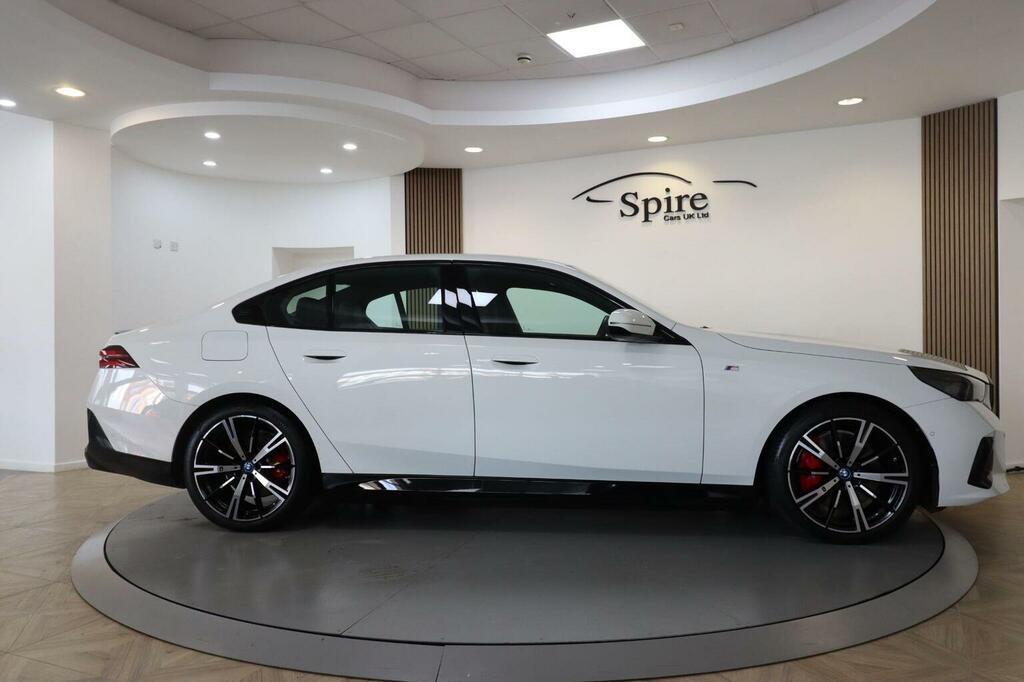 BMW i5 Saloon 40 83.9Kwh M Sport Pro Edrive 11K White #4