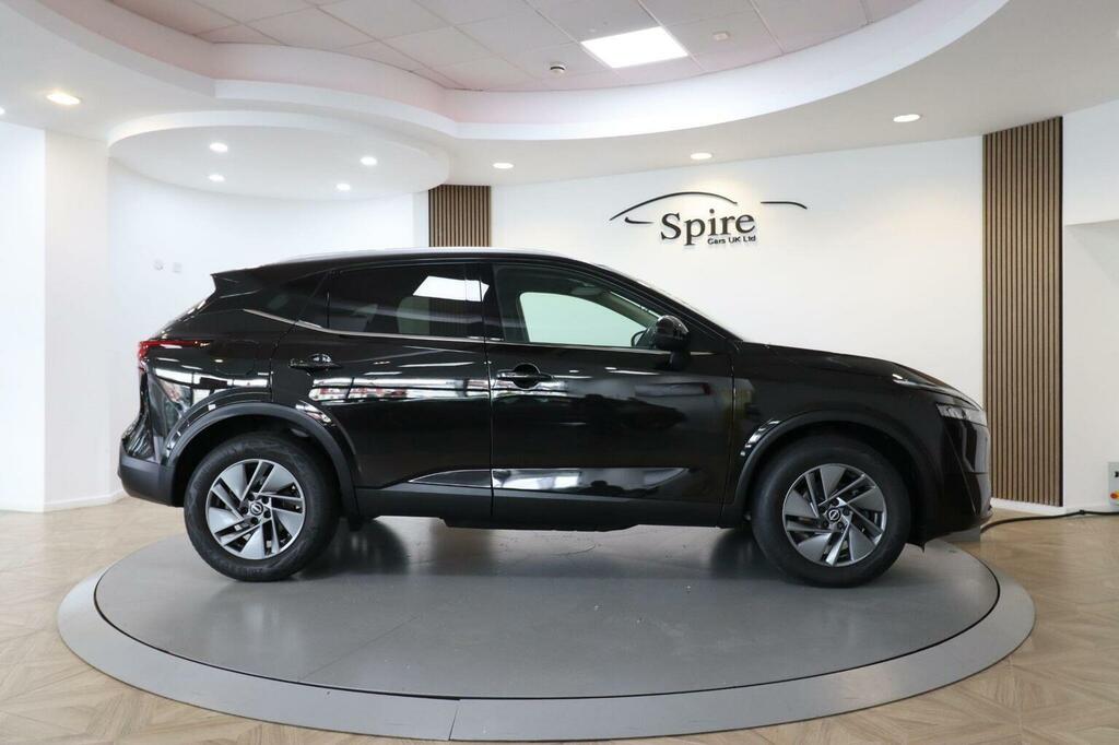 Nissan Qashqai 1.3 Dig-t Mhev Acenta Premium Xtron Euro 6 Ss 5 Black #4
