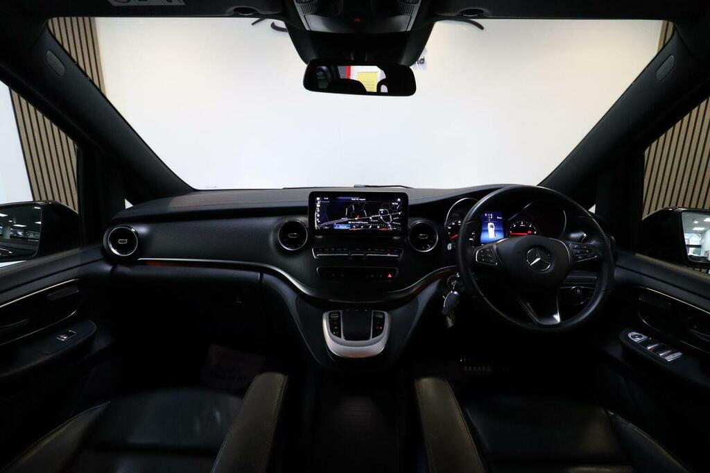 Mercedes-Benz V Class Premium Black #36