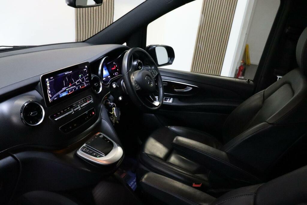 Mercedes-Benz V Class Premium Black #48