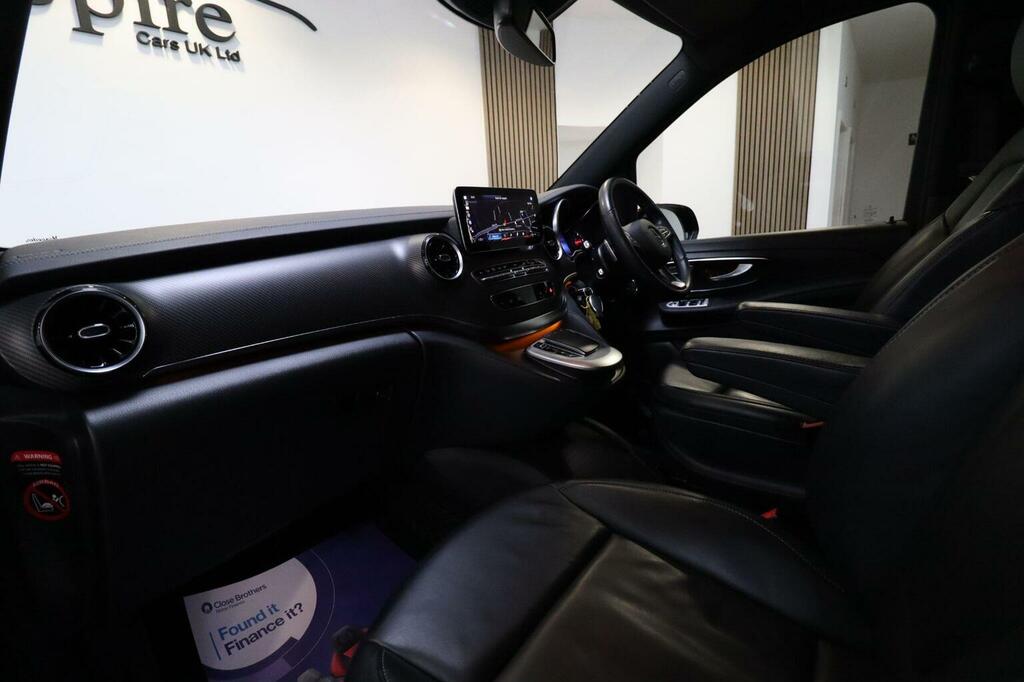 Mercedes-Benz V Class Premium Black #47