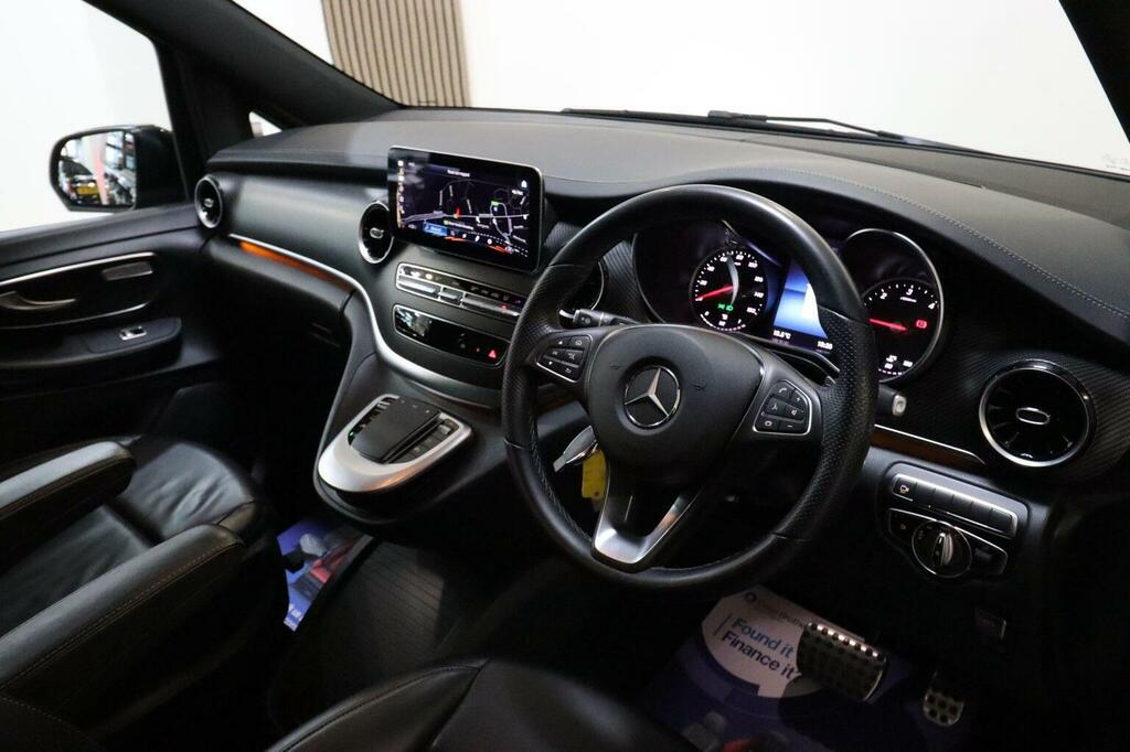 Mercedes-Benz V Class Premium Black #54