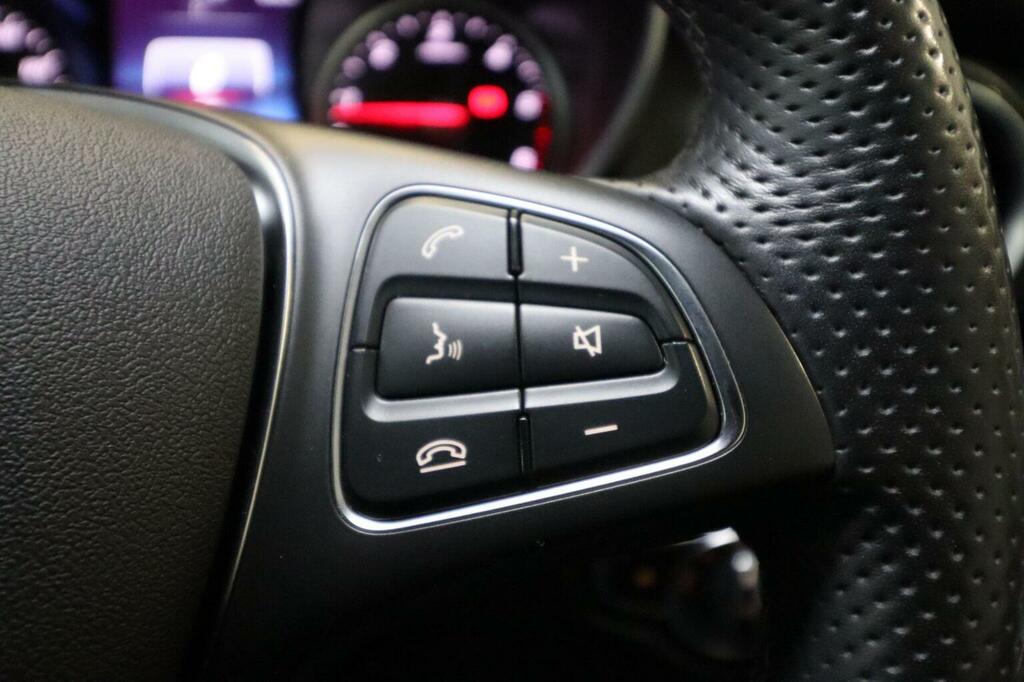 Mercedes-Benz V Class Premium Black #71