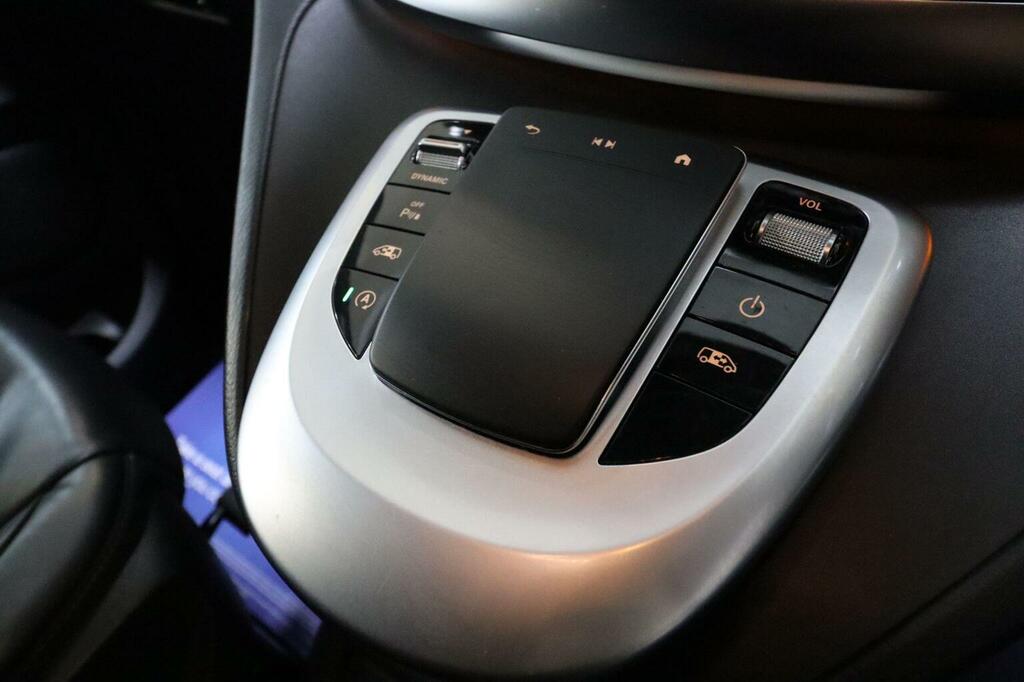 Mercedes-Benz V Class Premium Black #20
