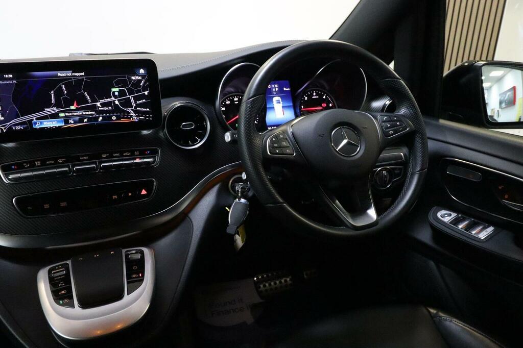 Mercedes-Benz V Class Premium Black #37