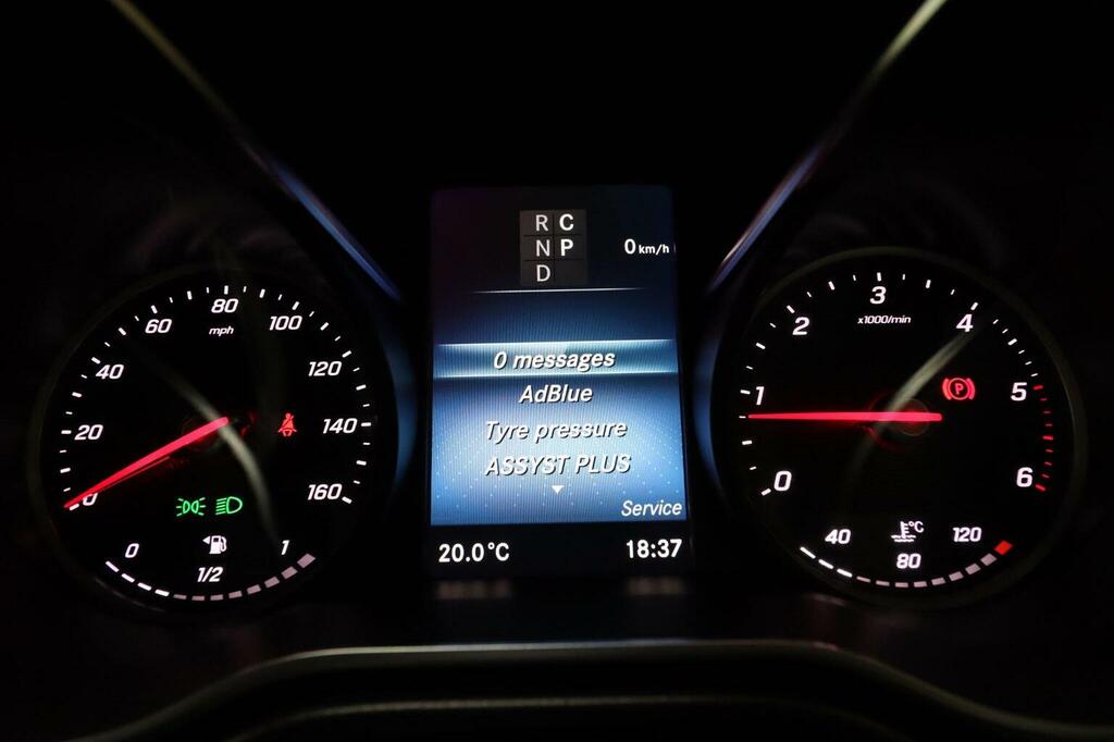 Mercedes-Benz V Class Premium Black #31