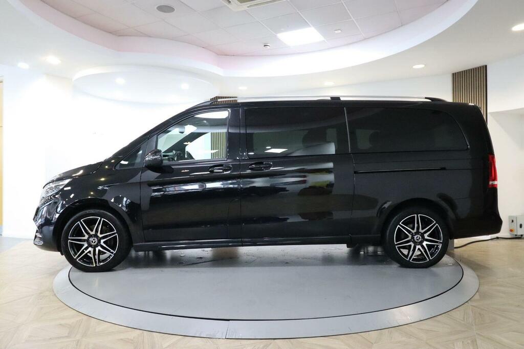 Mercedes-Benz V Class Premium Black #46