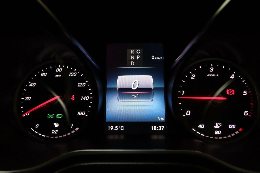 Mercedes-Benz V Class Premium Black #66