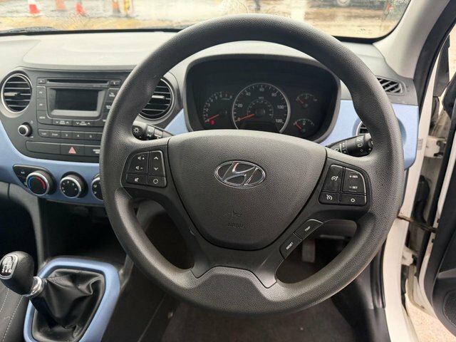 Hyundai I10 Se Hatchback YM14UBK White #6