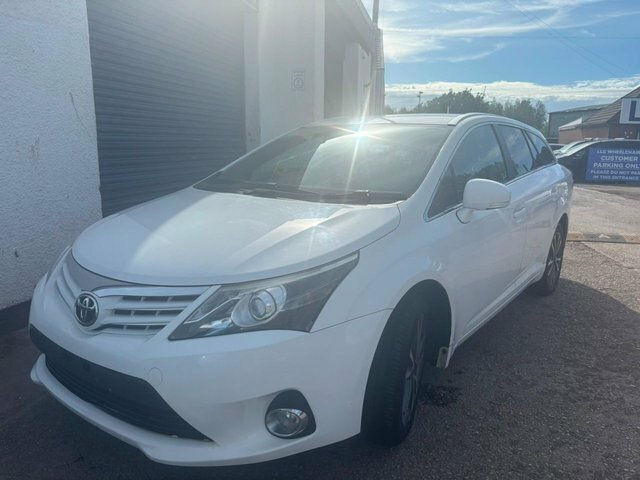 Toyota Avensis D-4d Icon Tourer LO14OPX White #2