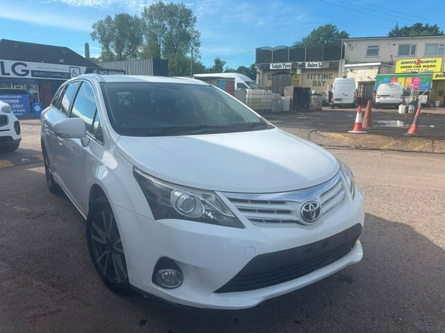 Toyota Avensis D-4d Icon Tourer LO14OPX White #4