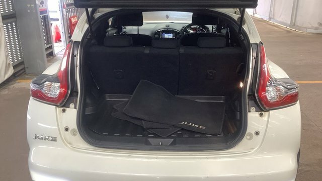 Nissan Juke Acenta Premium Dci White #9