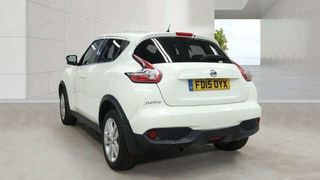 Nissan Juke Acenta Premium Suv White #3