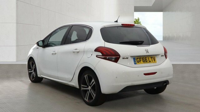 Peugeot 208 Bluehdi Gt Line Hatchback White #3