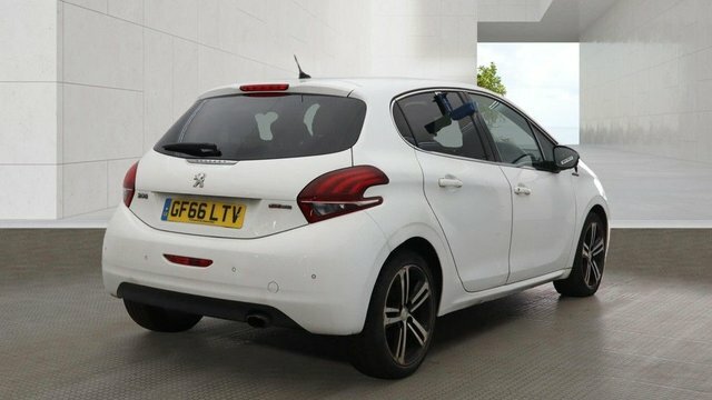 Peugeot 208 Bluehdi Gt Line Hatchback White #4