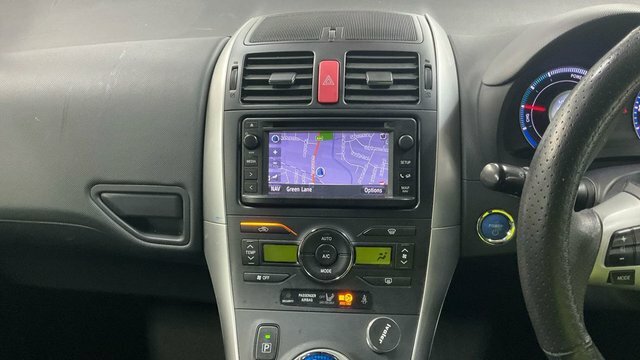 Toyota Auris Hatchback Black #13
