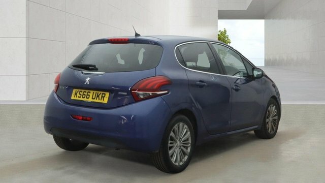 Peugeot 208 Puretech Allure Hatchback Blue