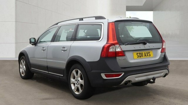 Volvo XC70 D5 Se Estate Silver #4