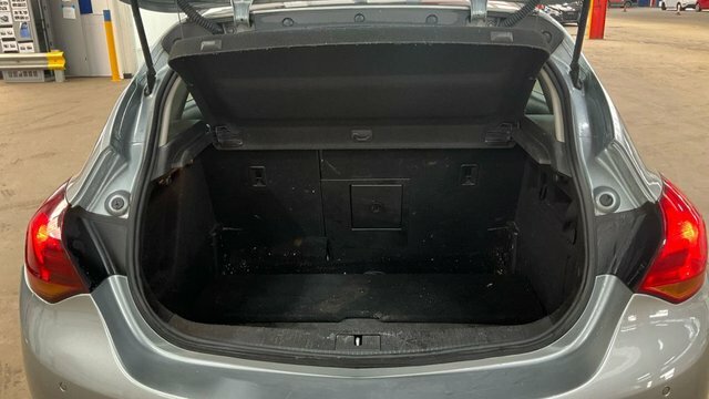 Vauxhall Astra 1.7 Exclusiv Cdti Black #9