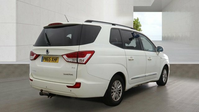 SsangYong Turismo E-xdi Es Mpv White #4