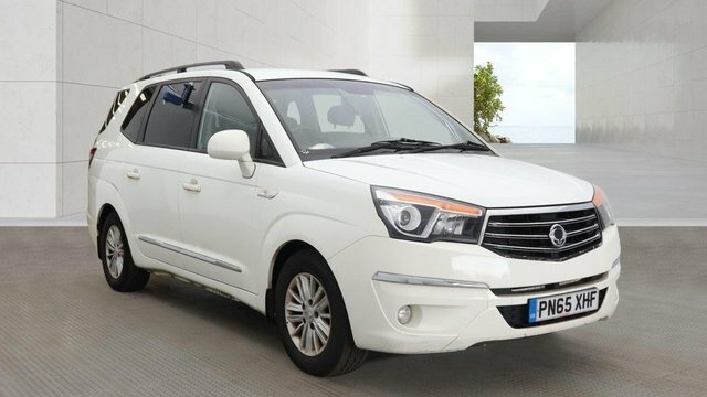 SsangYong Turismo E-xdi Es Mpv White