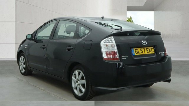Toyota Prius T Spirit Hatchback Black #3