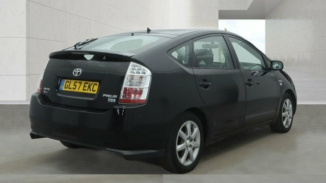 Toyota Prius T Spirit Hatchback Black #4