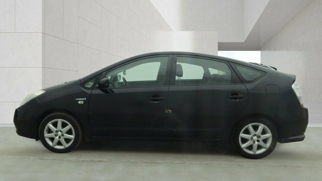 Toyota Prius T Spirit Hatchback Black #6