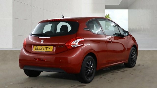 Peugeot 208 Vti Access Hatchback Red #4