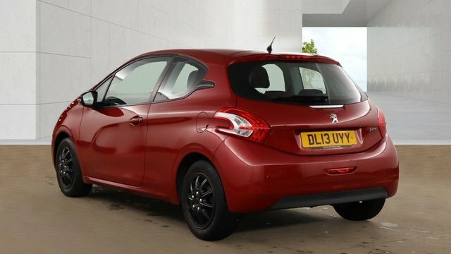 Peugeot 208 Vti Access Hatchback Red #3