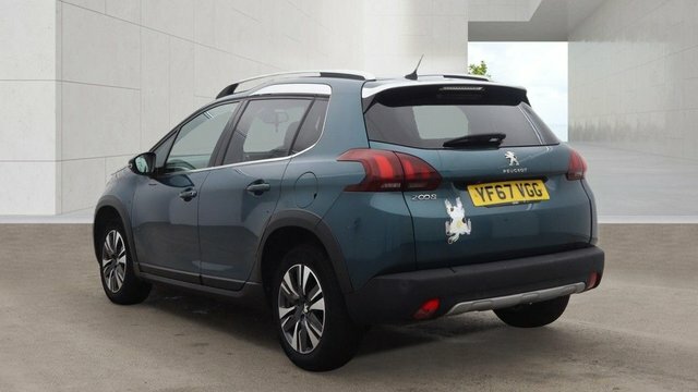 Peugeot 2008 Puretech Allure Suv Green #4