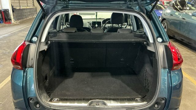 Peugeot 2008 1.2 Puretech Active White #13
