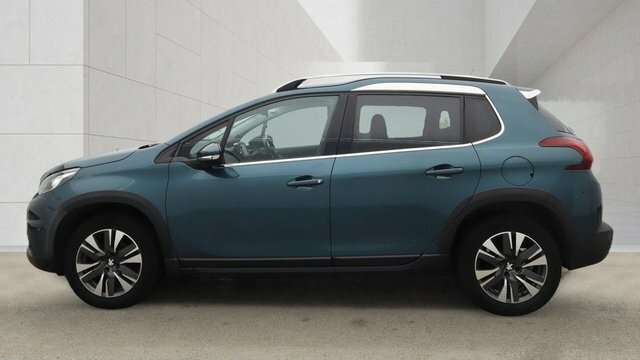 Peugeot 2008 Puretech Allure Suv Green #5
