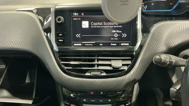 Peugeot 2008 1.2 Puretech Active White #10
