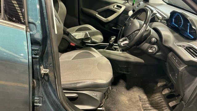 Peugeot 2008 1.2 Puretech Active White #11