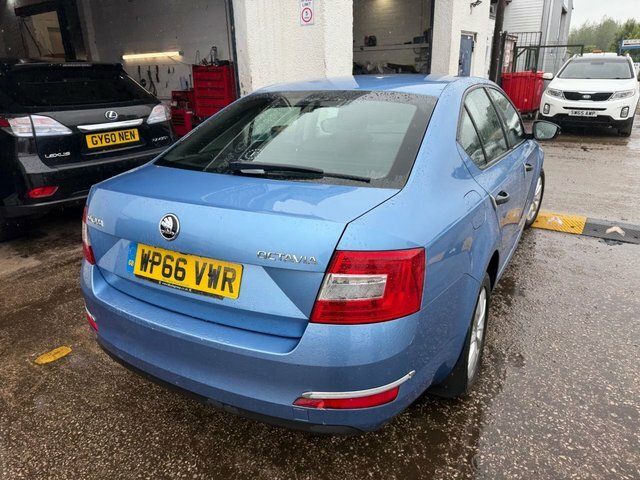 Skoda Octavia Tdi S Hatchback Blue #3
