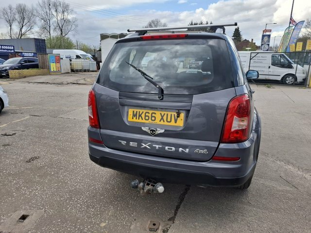 SsangYong Rexton Se Suv Grey #3