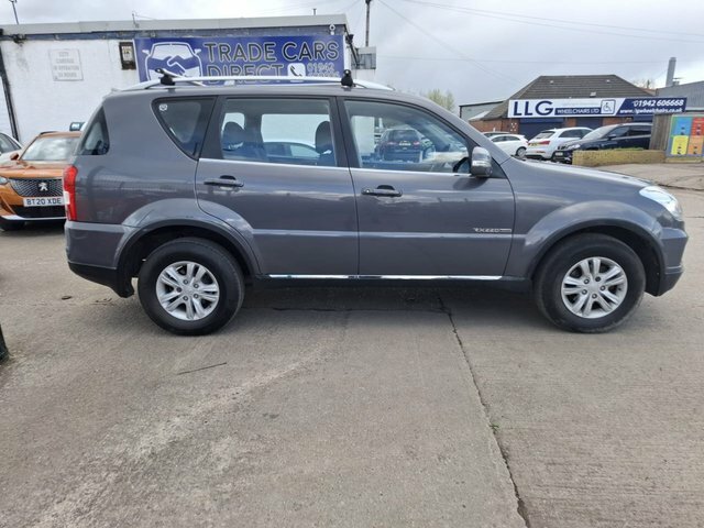 SsangYong Rexton Se Suv Grey #2
