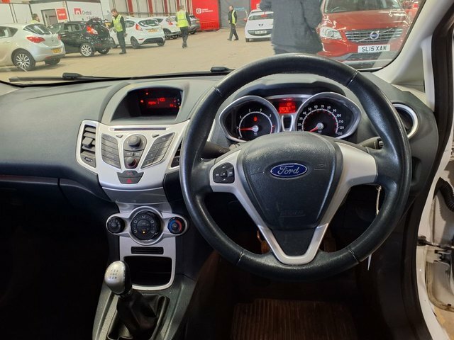 Ford Fiesta Zetec Hatchback White #5