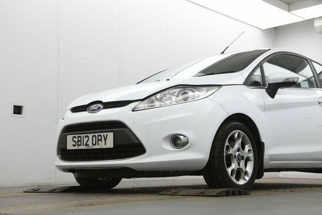 Ford Fiesta Zetec Hatchback White #4